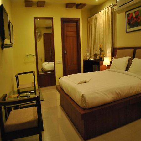 Hotel Sri Madhura Inn Hajdarabad Zewnętrze zdjęcie