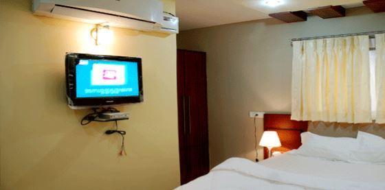 Hotel Sri Madhura Inn Hajdarabad Zewnętrze zdjęcie