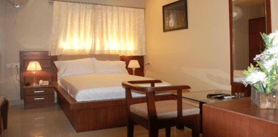 Hotel Sri Madhura Inn Hajdarabad Zewnętrze zdjęcie